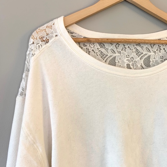 Hollister Cropped White Sweater - Picture 2 of 4